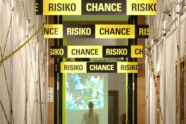 chance : risiko – entrance exhibition